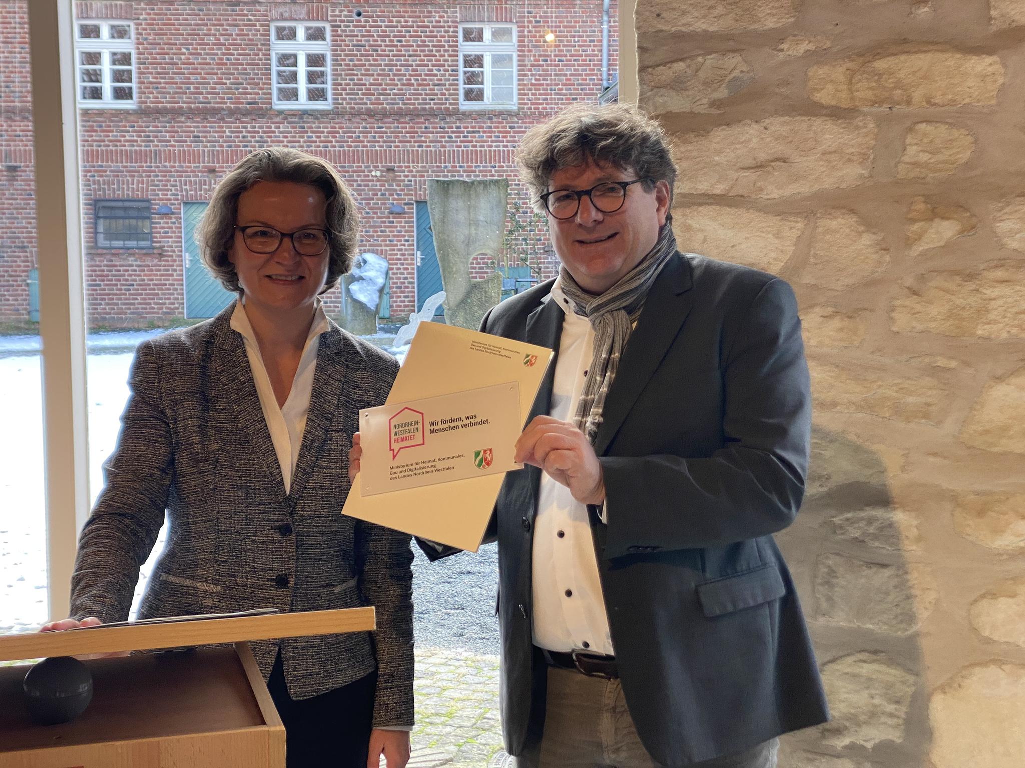  Ministerin Ina Scharrenbach kam persönlich